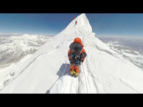 360°: Climbing Mount Everest