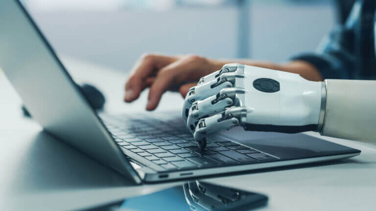 intelligenza artificiale pc sistemi di raccomandazione AI generativa nei Global Business Services intelligenza artificiale e lavoro